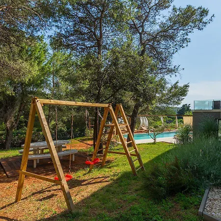 Exquisite Luxusvilla Mit Pool, Billard, Spielplatz Holiday home